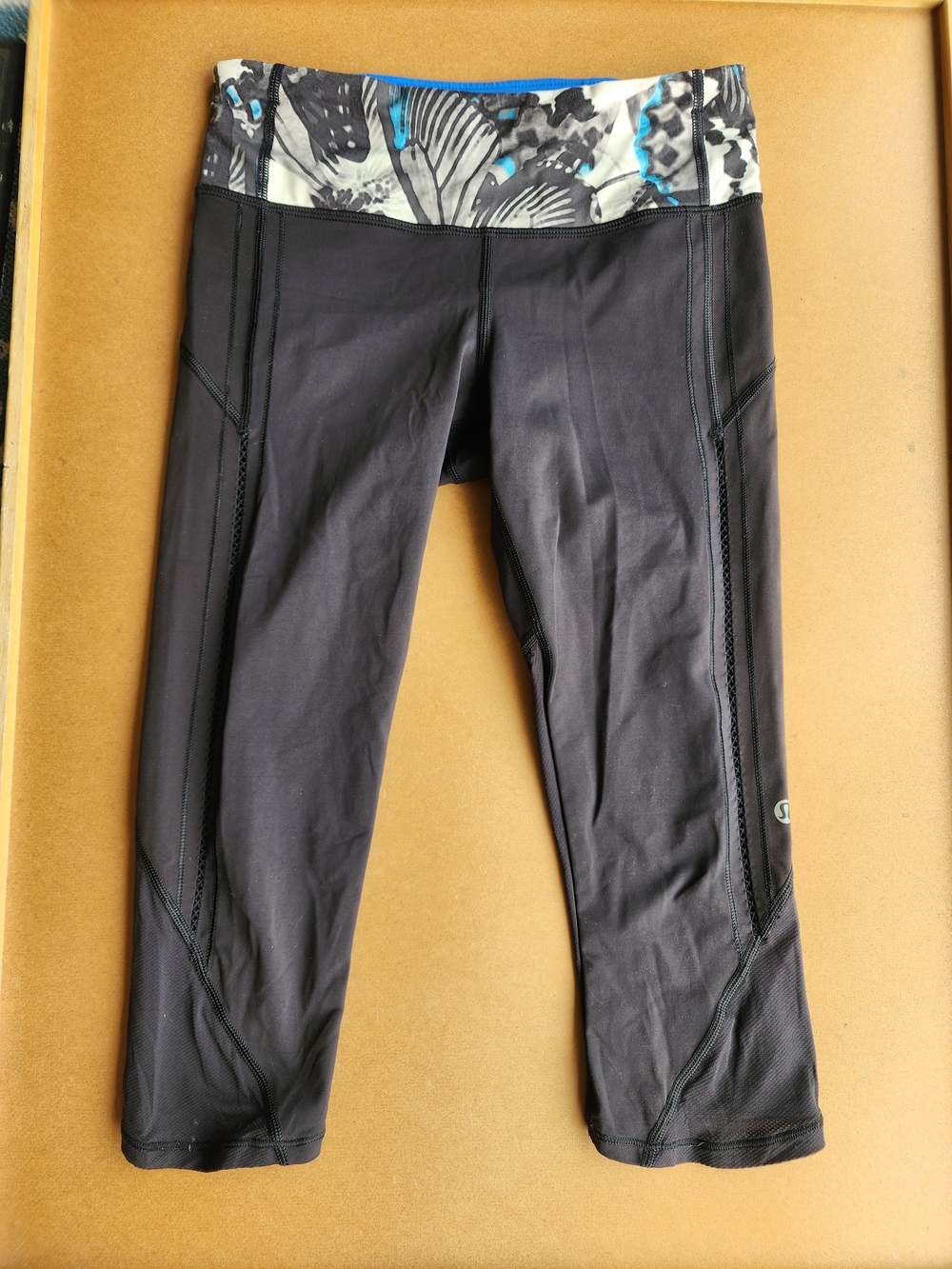 Lululemon Black Pace Rival Crop Leggings with Patterned Waistband Size 4